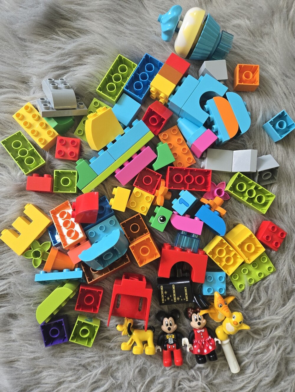 Lego Duplo Assorted Lot Including Disney Duplo Mini Figures